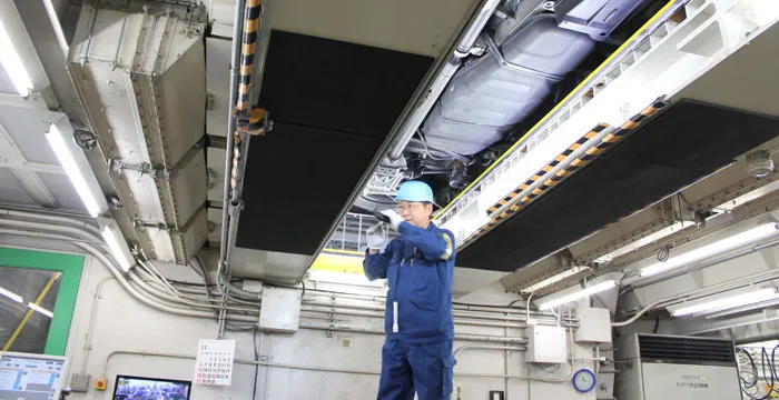 自動車検査員になるための授業風景